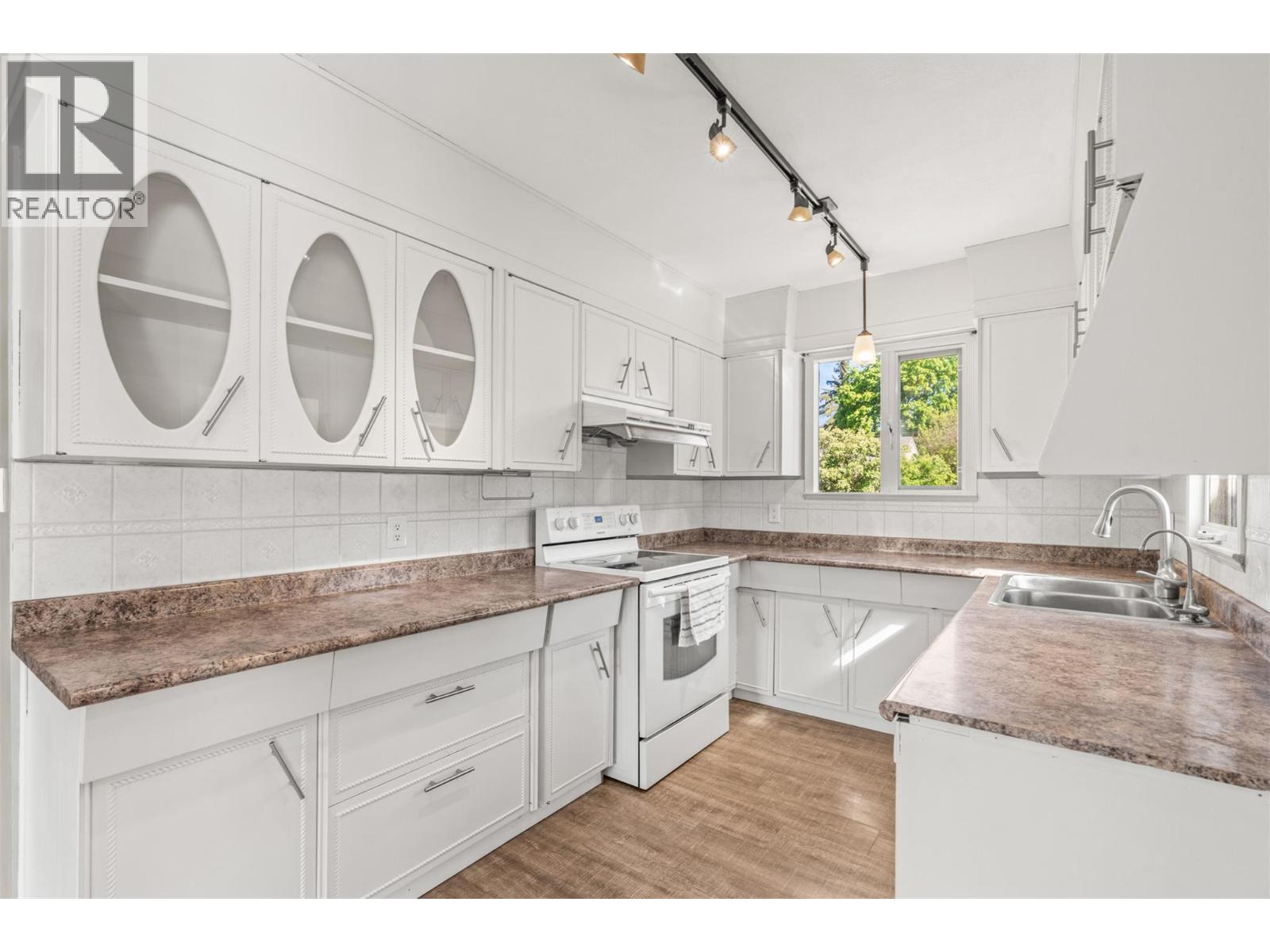 6109 Silver Star Road, Vernon, British Columbia  V1B 3P3 - Photo 18 - 10386233