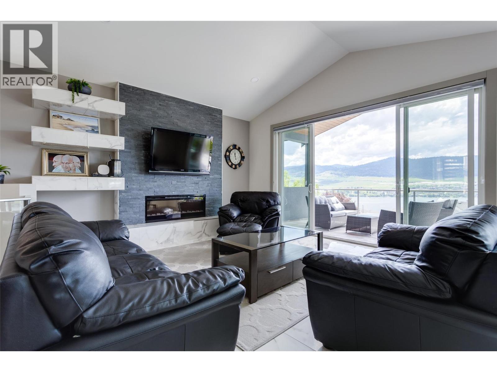 7217 Lakeridge Place, Vernon, British Columbia  V1H 1Y3 - Photo 10 - 10386149