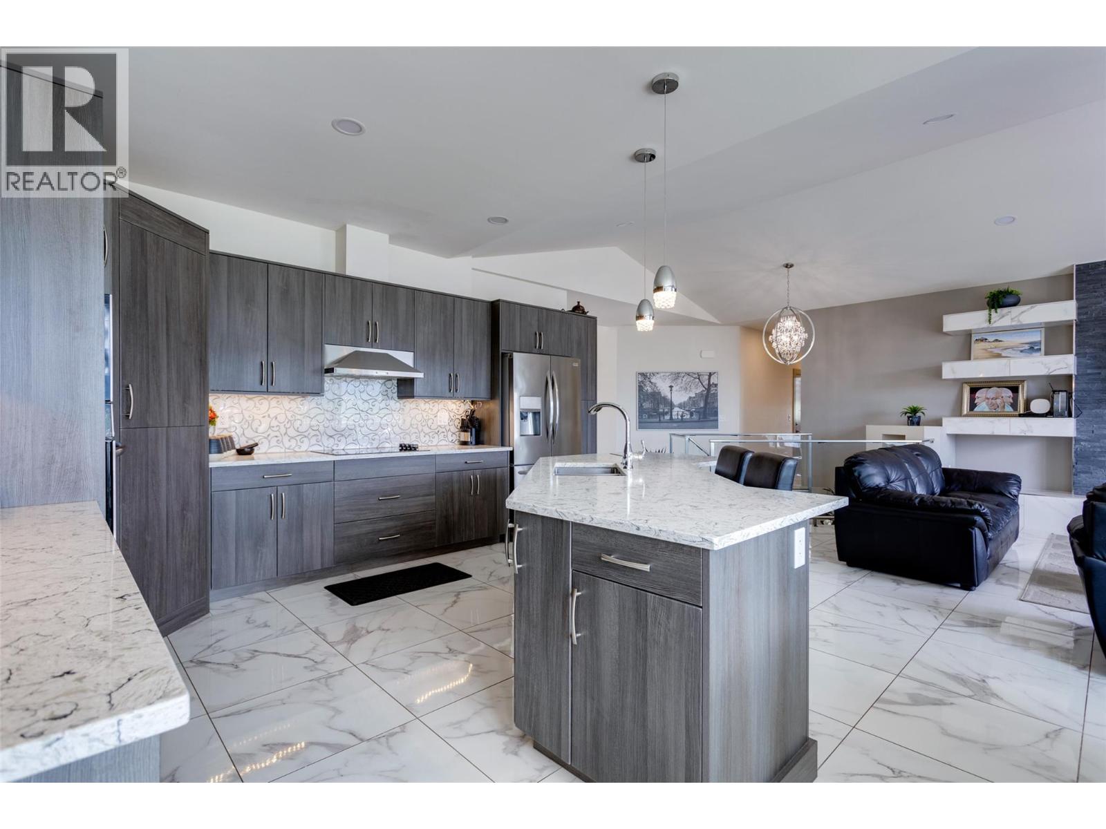 7217 Lakeridge Place, Vernon, British Columbia  V1H 1Y3 - Photo 12 - 10386149