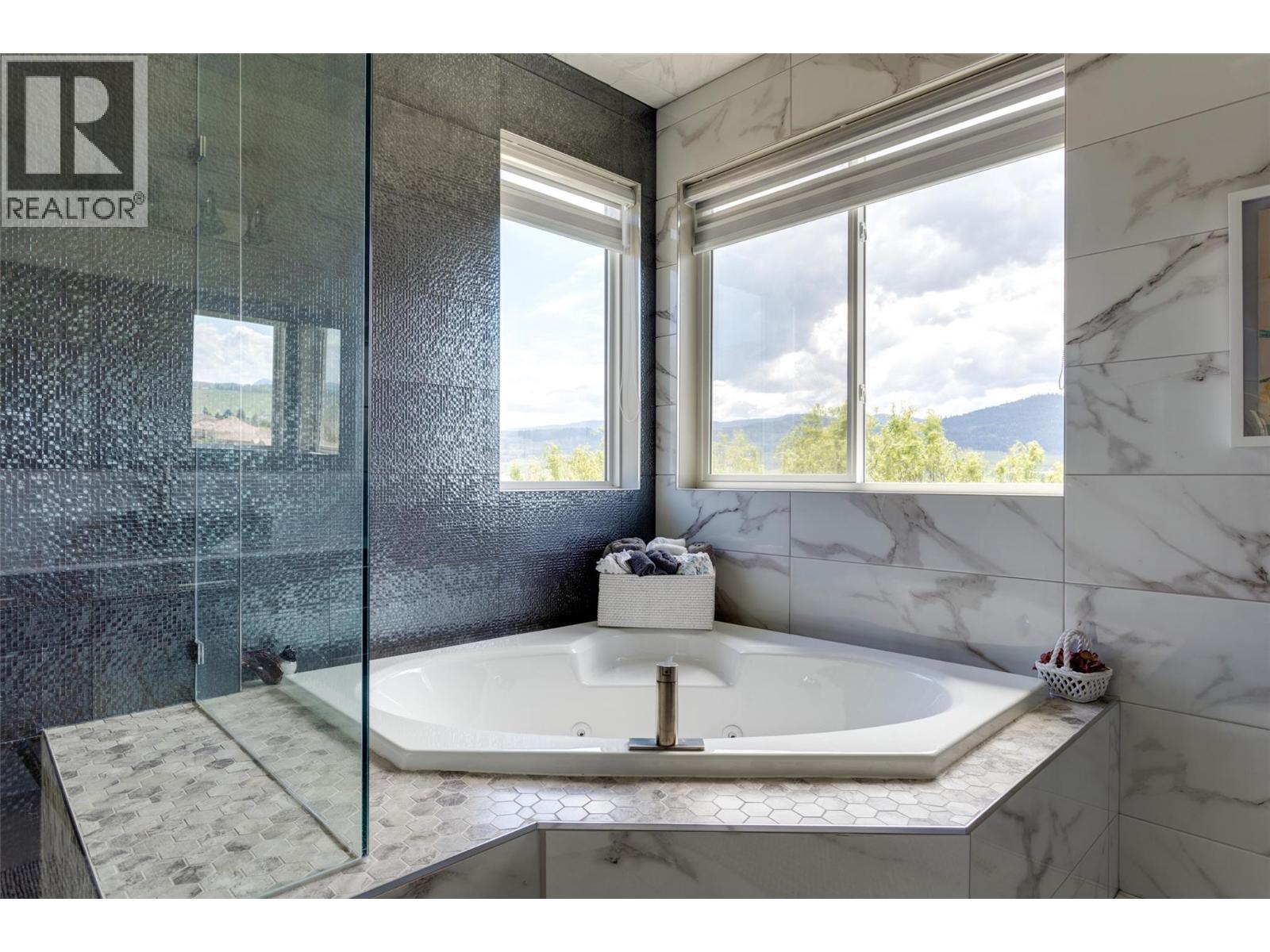 7217 Lakeridge Place, Vernon, British Columbia  V1H 1Y3 - Photo 27 - 10386149