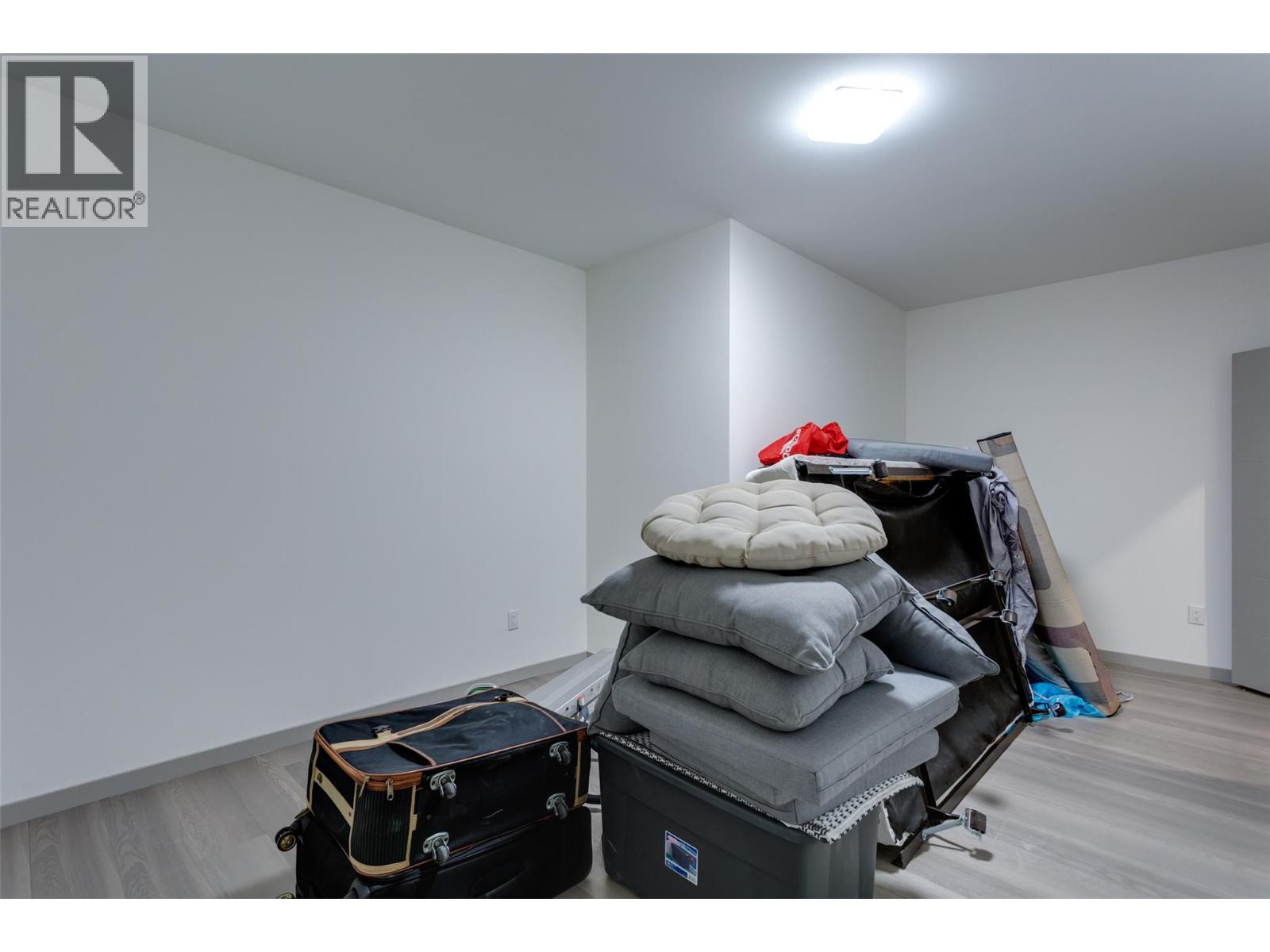 7217 Lakeridge Place, Vernon, British Columbia  V1H 1Y3 - Photo 40 - 10386149