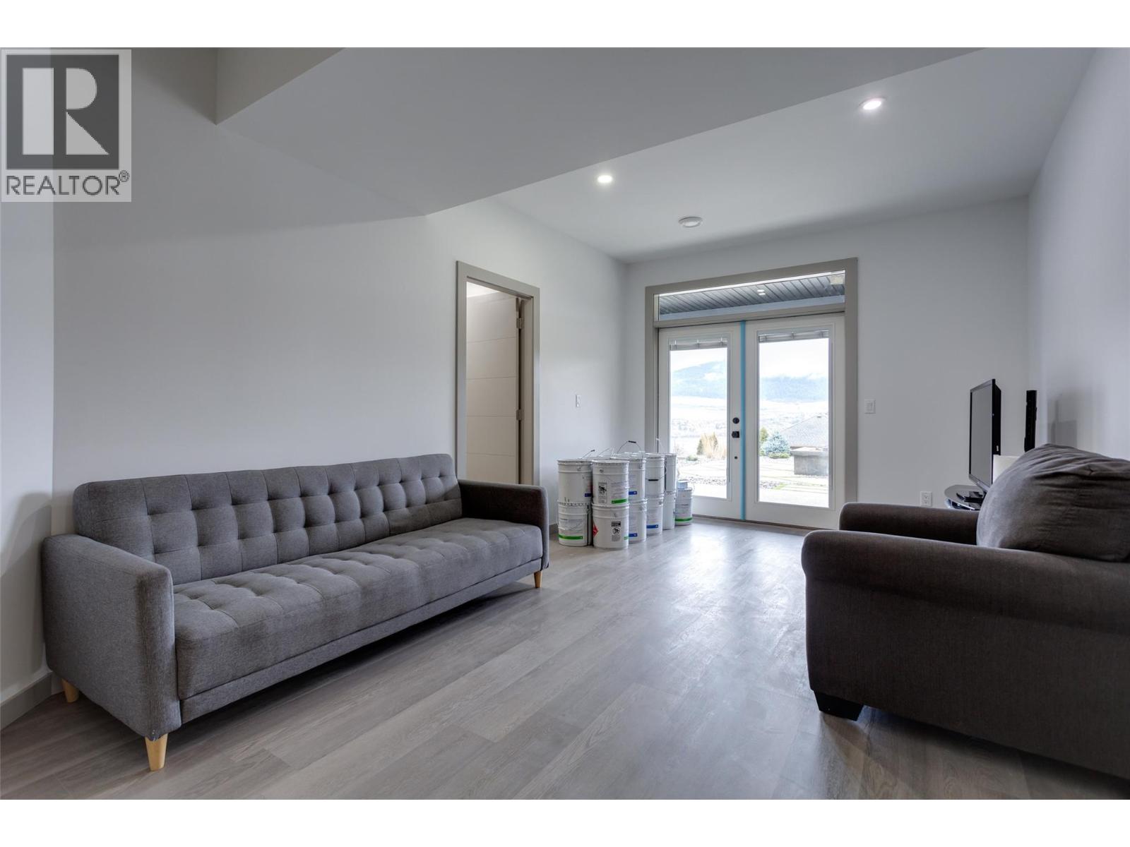 7217 Lakeridge Place, Vernon, British Columbia  V1H 1Y3 - Photo 42 - 10386149