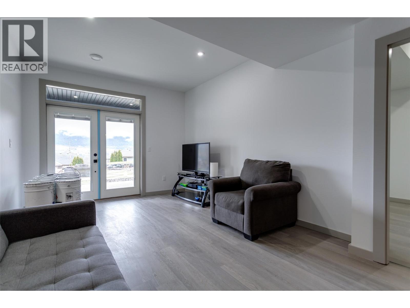 7217 Lakeridge Place, Vernon, British Columbia  V1H 1Y3 - Photo 43 - 10386149