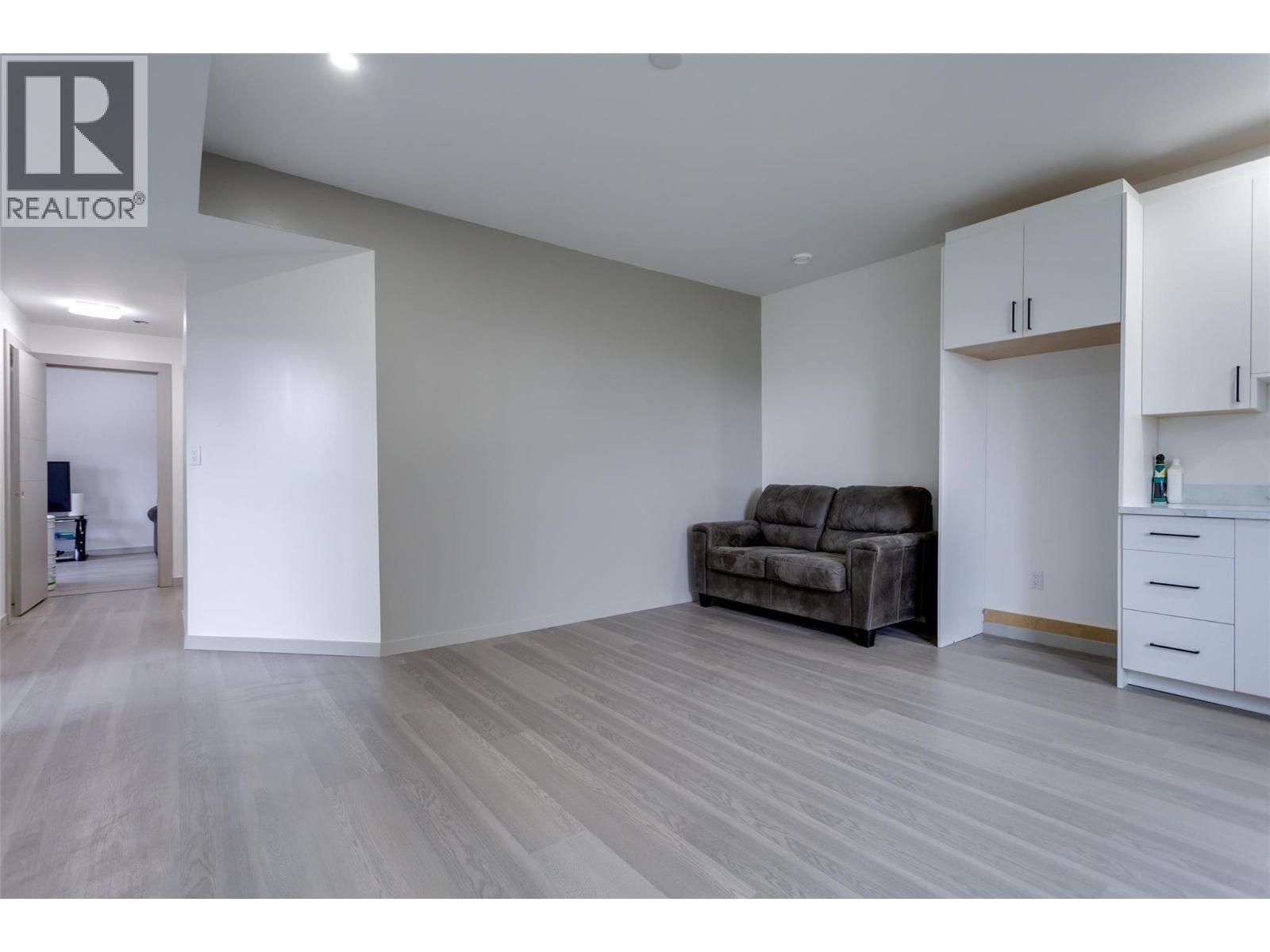 7217 Lakeridge Place, Vernon, British Columbia  V1H 1Y3 - Photo 51 - 10386149