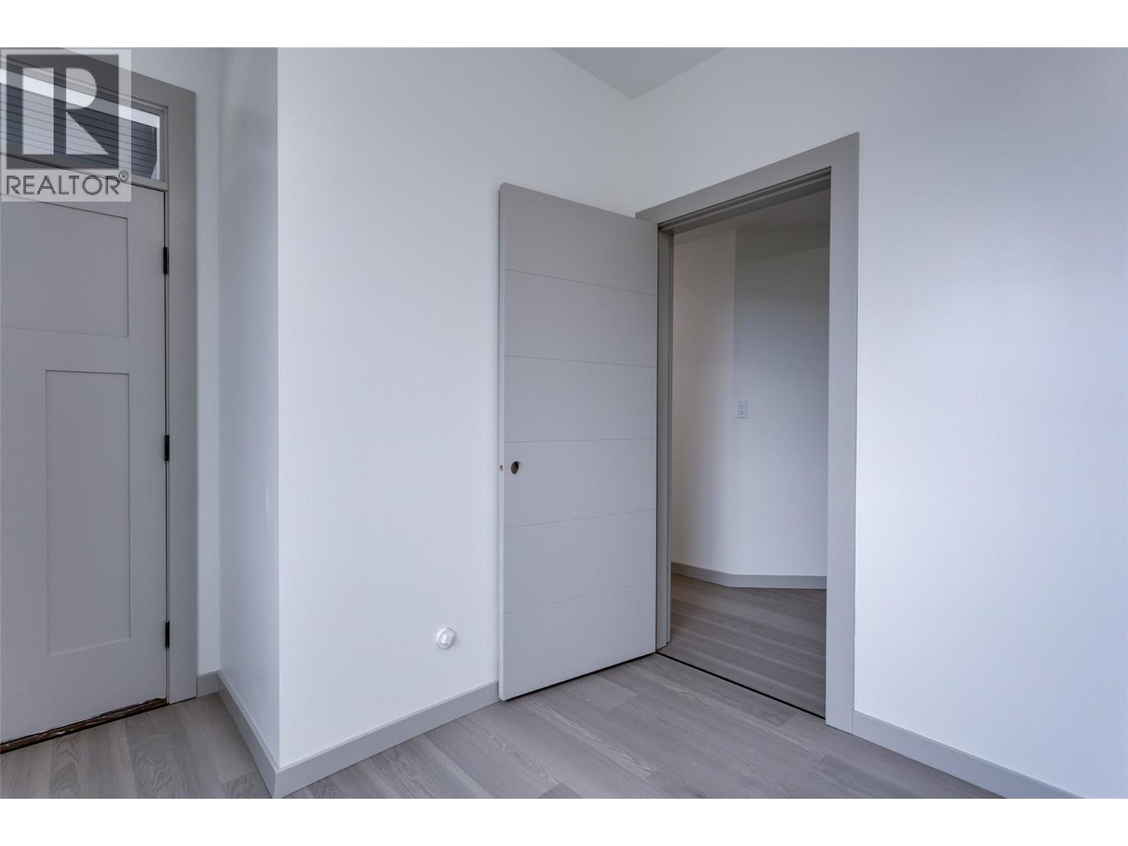 7217 Lakeridge Place, Vernon, British Columbia  V1H 1Y3 - Photo 57 - 10386149
