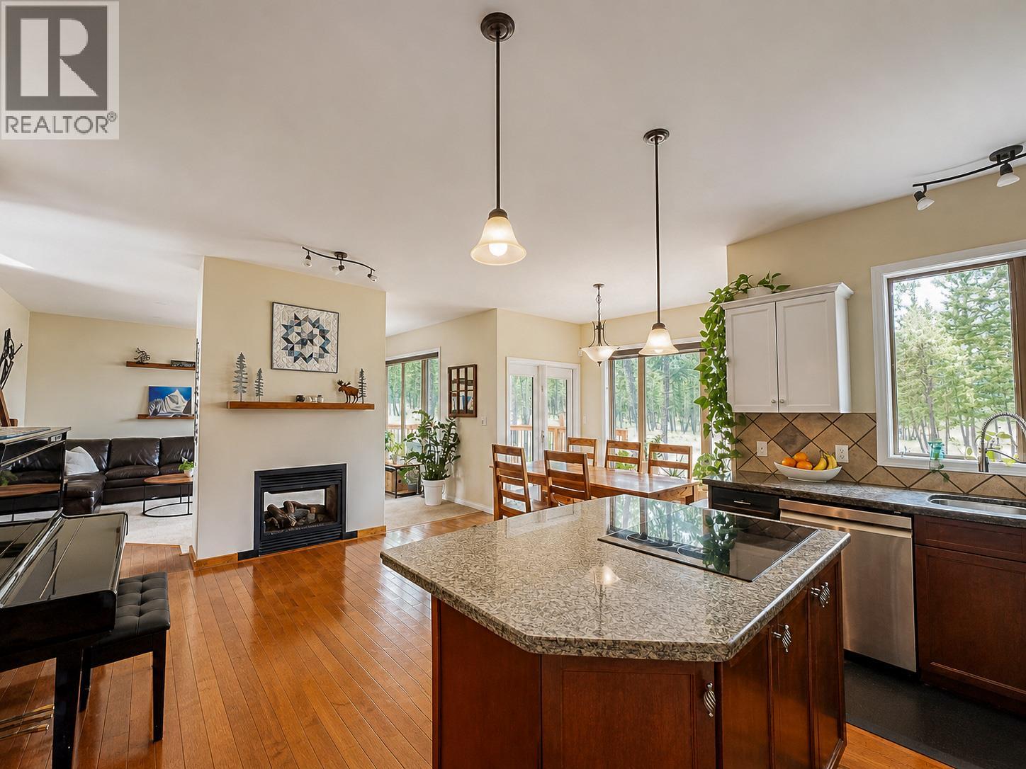 2568 Sandstone Green, Invermere, British Columbia  V0A 1K6 - Photo 31 - 10385989