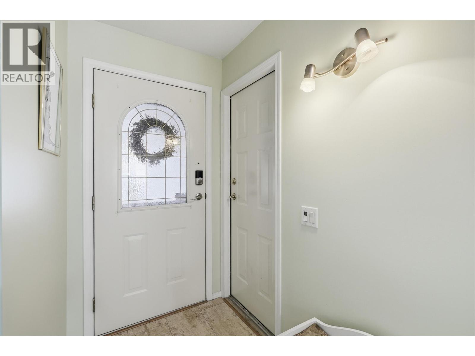 1195 14 Street Unit# 4, Kamloops, British Columbia  V2B 8L1 - Photo 3 - 10386548