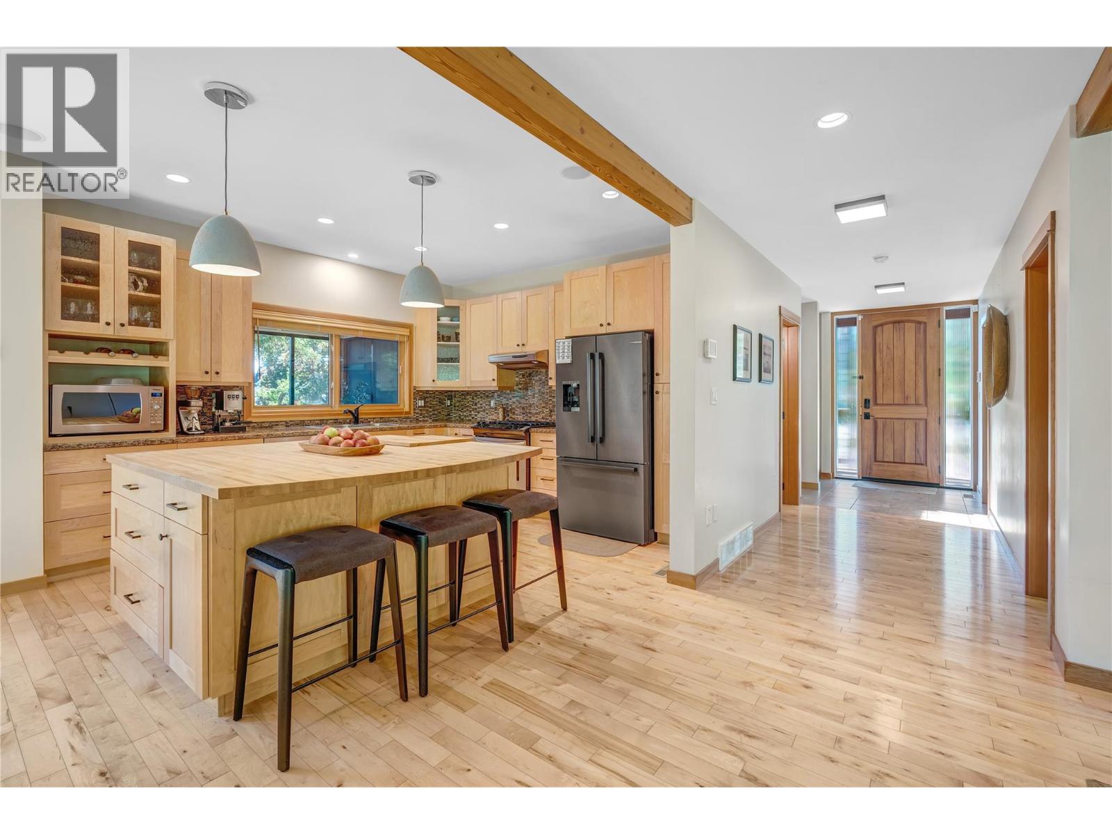 1702 Thornber Street, Summerland, British Columbia  V0H 1Z9 - Photo 4 - 10386163