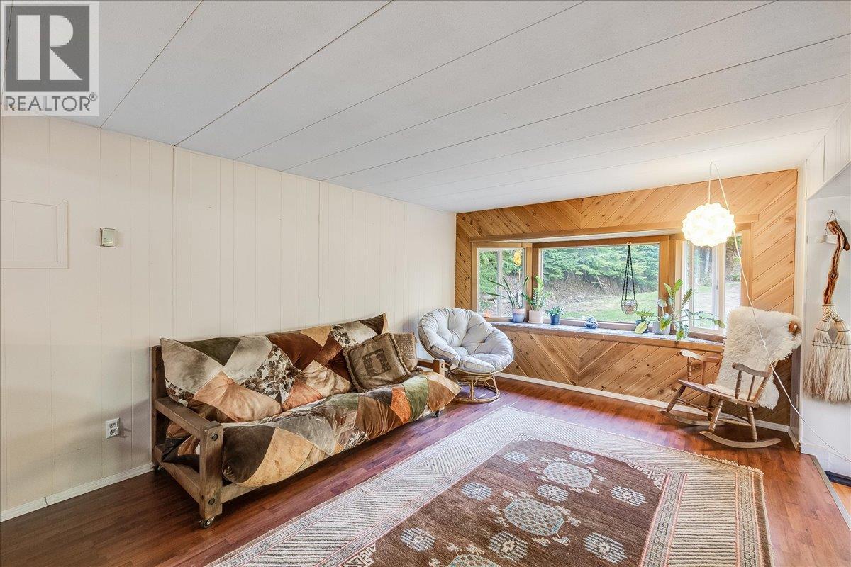 8749 6 Highway, Silverton, British Columbia  V0G 2B0 - Photo 10 - 10386137