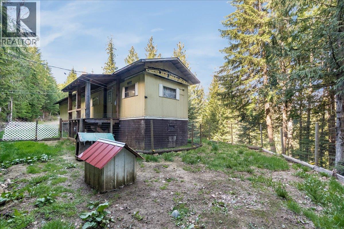 8749 6 Highway, Silverton, British Columbia  V0G 2B0 - Photo 32 - 10386137