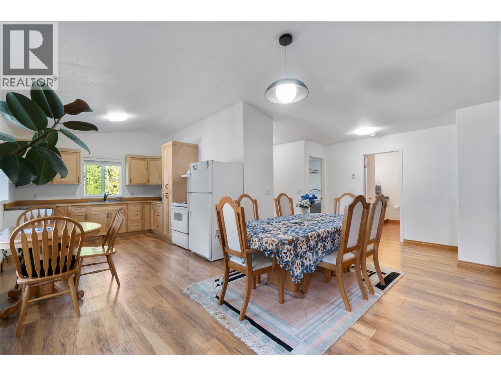 6803 Magna Bay Drive, Magna Bay, British Columbia  V0E 1M7 - Photo 14 - 10386552