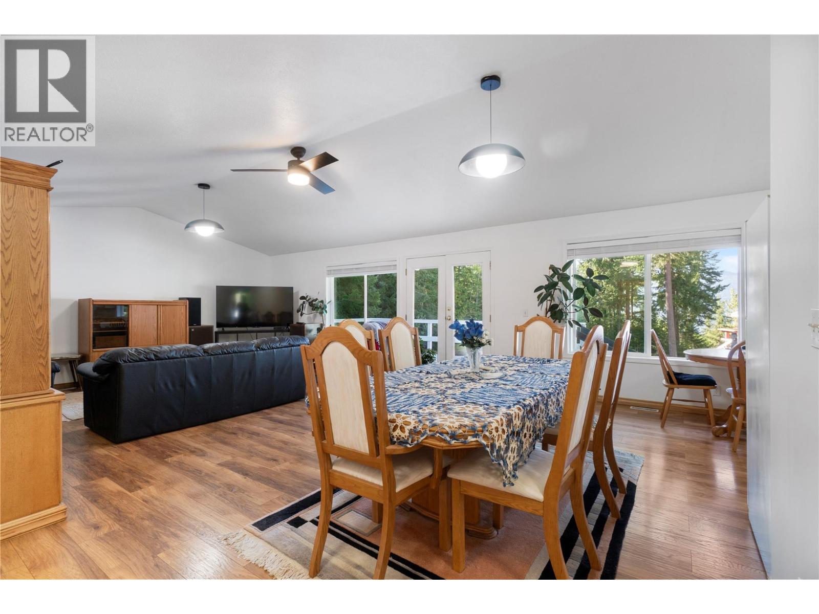 6803 Magna Bay Drive, Magna Bay, British Columbia  V0E 1M7 - Photo 15 - 10386552