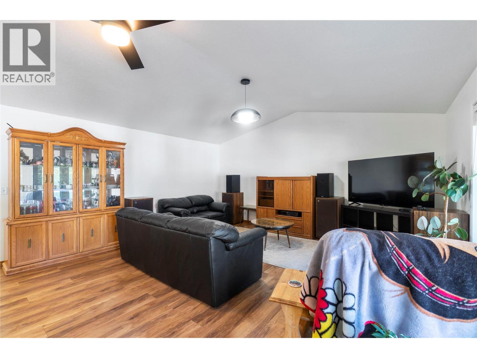 6803 Magna Bay Drive, Magna Bay, British Columbia  V0E 1M7 - Photo 17 - 10386552