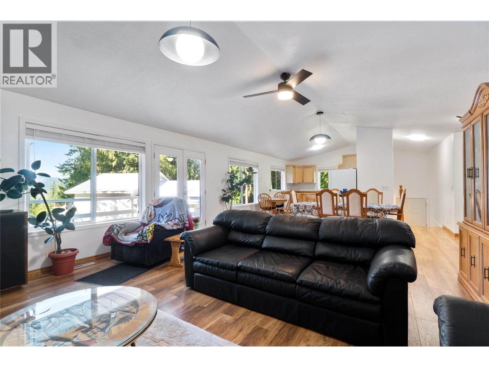 6803 Magna Bay Drive, Magna Bay, British Columbia  V0E 1M7 - Photo 18 - 10386552