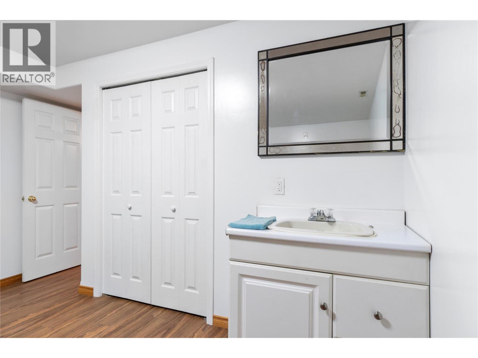 6803 Magna Bay Drive, Magna Bay, British Columbia  V0E 1M7 - Photo 31 - 10386552