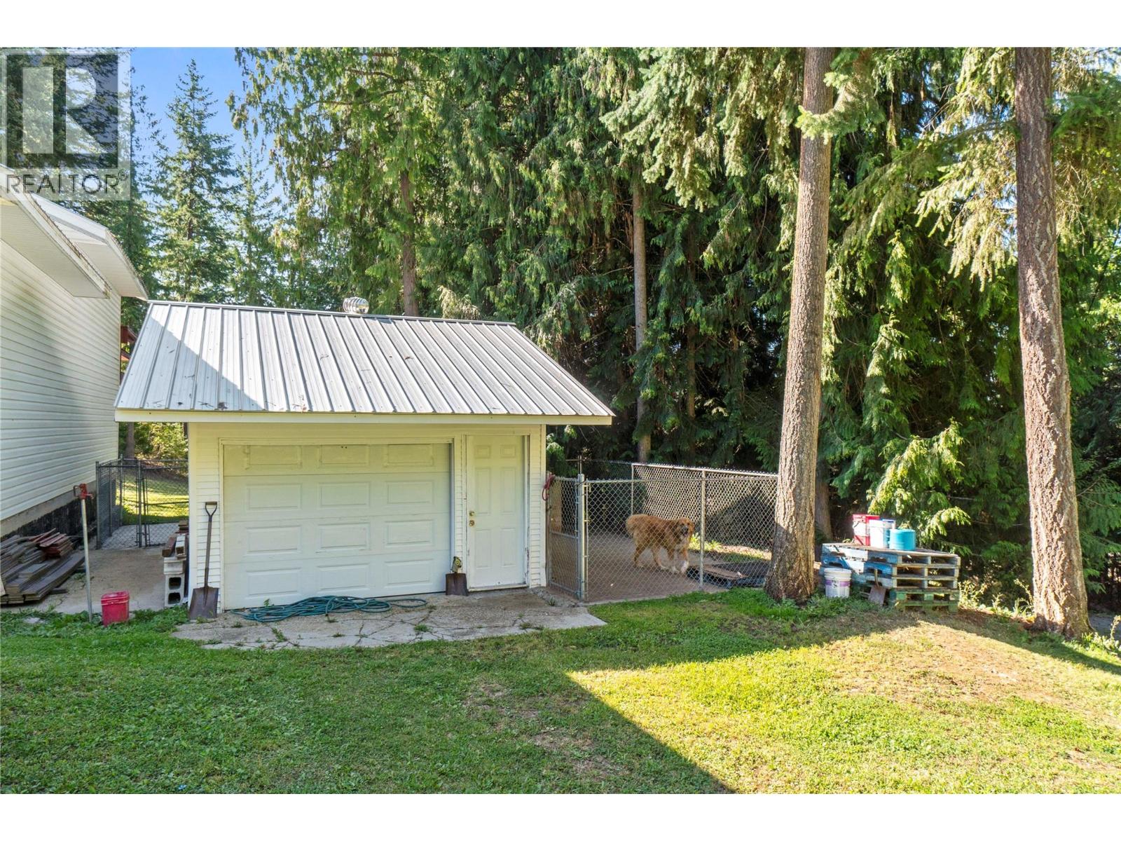 6803 Magna Bay Drive, Magna Bay, British Columbia  V0E 1M7 - Photo 38 - 10386552