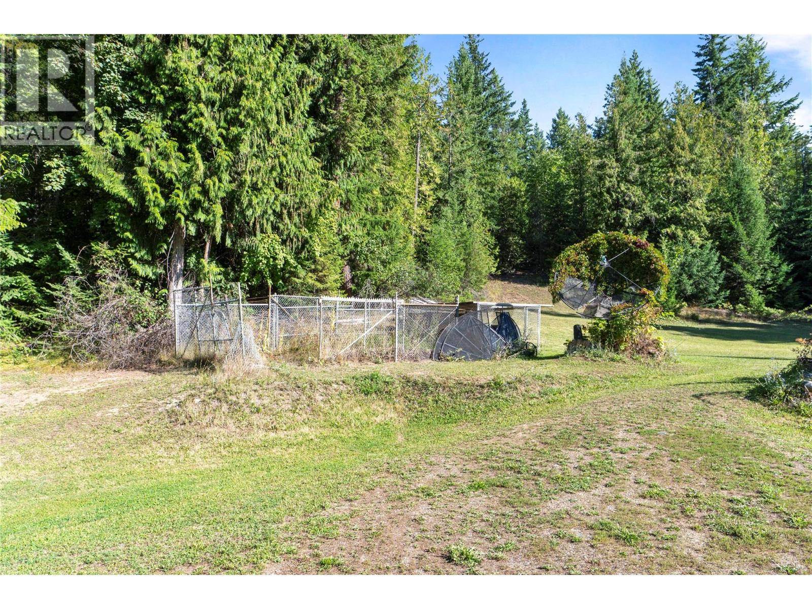 6803 Magna Bay Drive, Magna Bay, British Columbia  V0E 1M7 - Photo 39 - 10386552
