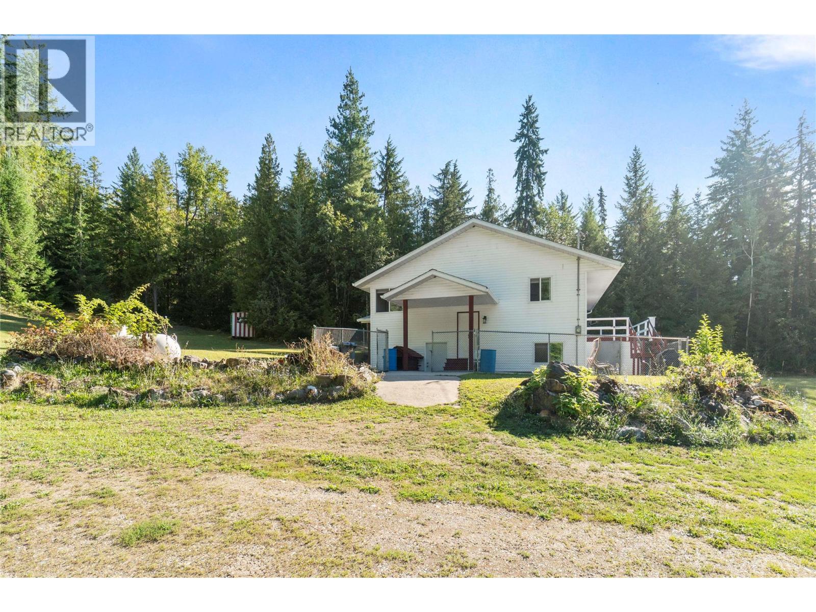 6803 Magna Bay Drive, Magna Bay, British Columbia  V0E 1M7 - Photo 40 - 10386552