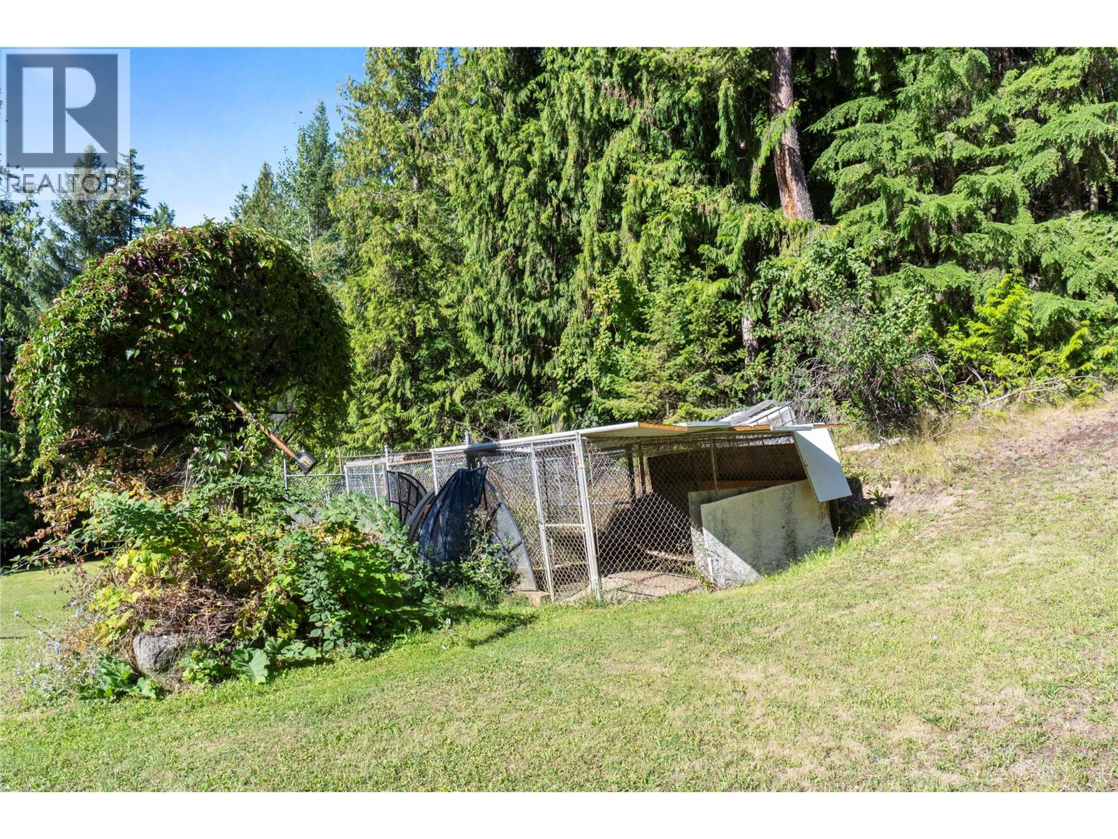 6803 Magna Bay Drive, Magna Bay, British Columbia  V0E 1M7 - Photo 42 - 10386552