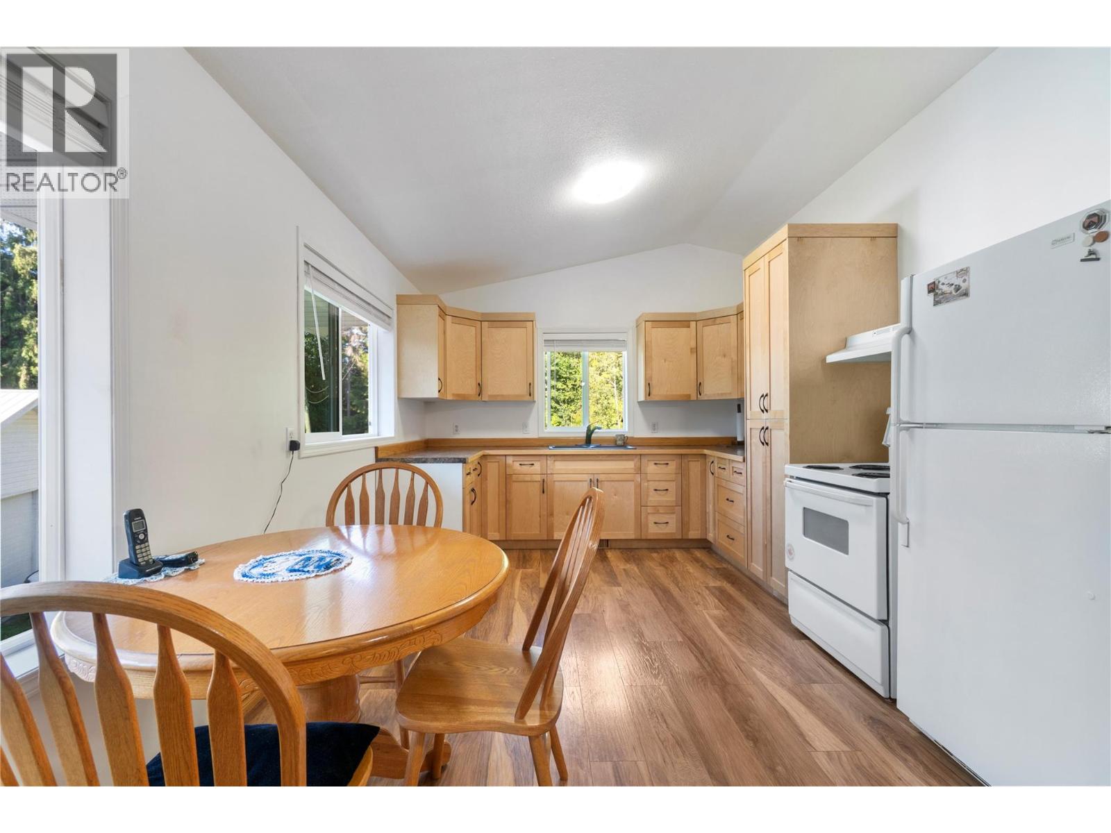6803 Magna Bay Drive, Magna Bay, British Columbia  V0E 1M7 - Photo 6 - 10386552