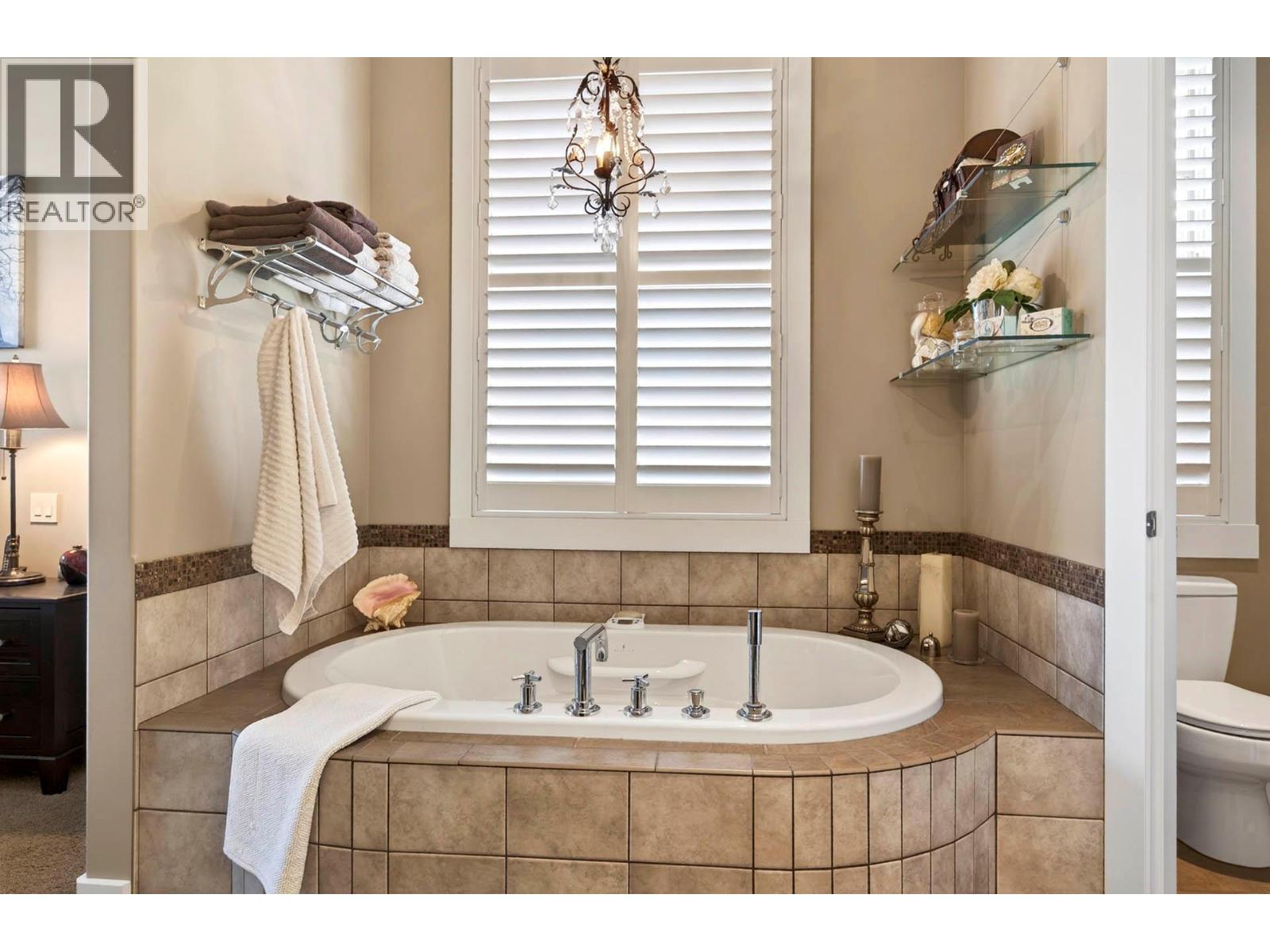 424 Azure Place, Kamloops, British Columbia  V2E 2R2 - Photo 28 - 10386550
