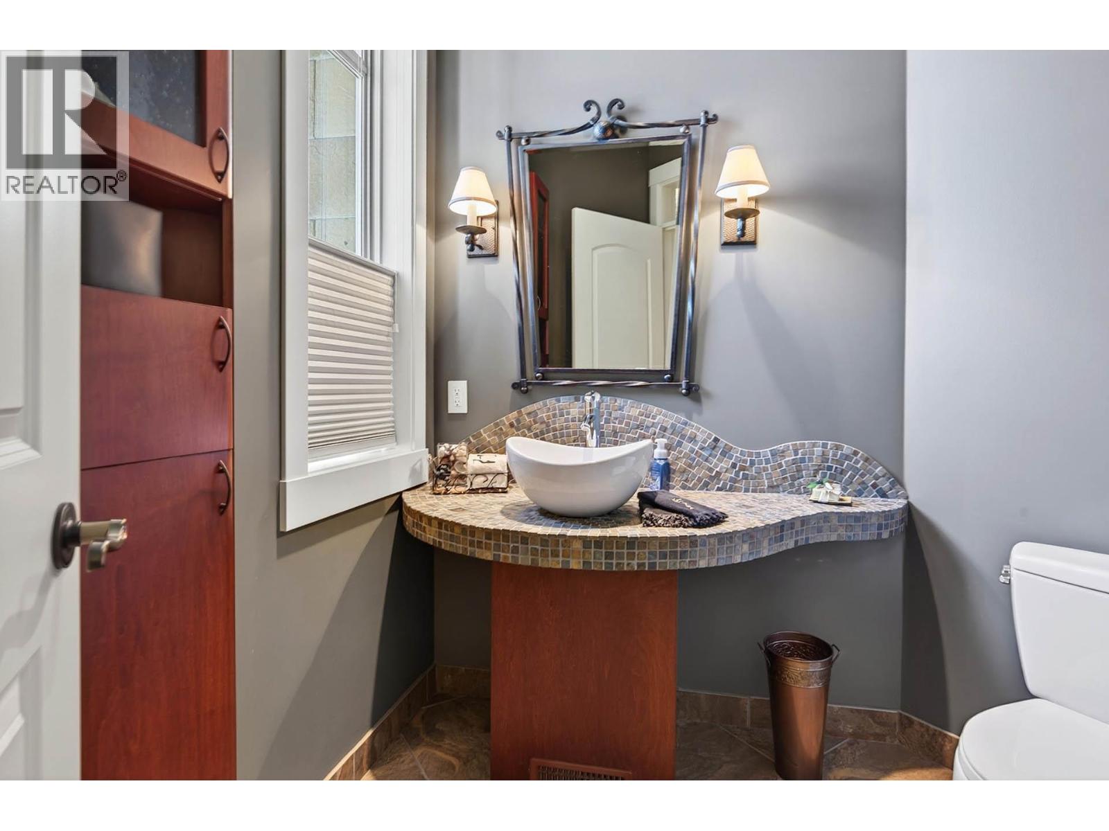 424 Azure Place, Kamloops, British Columbia  V2E 2R2 - Photo 36 - 10386550