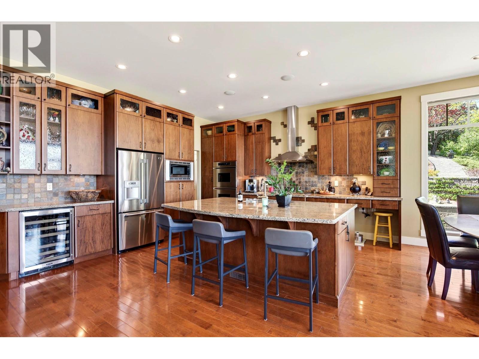 424 Azure Place, Kamloops, British Columbia  V2E 2R2 - Photo 6 - 10386550