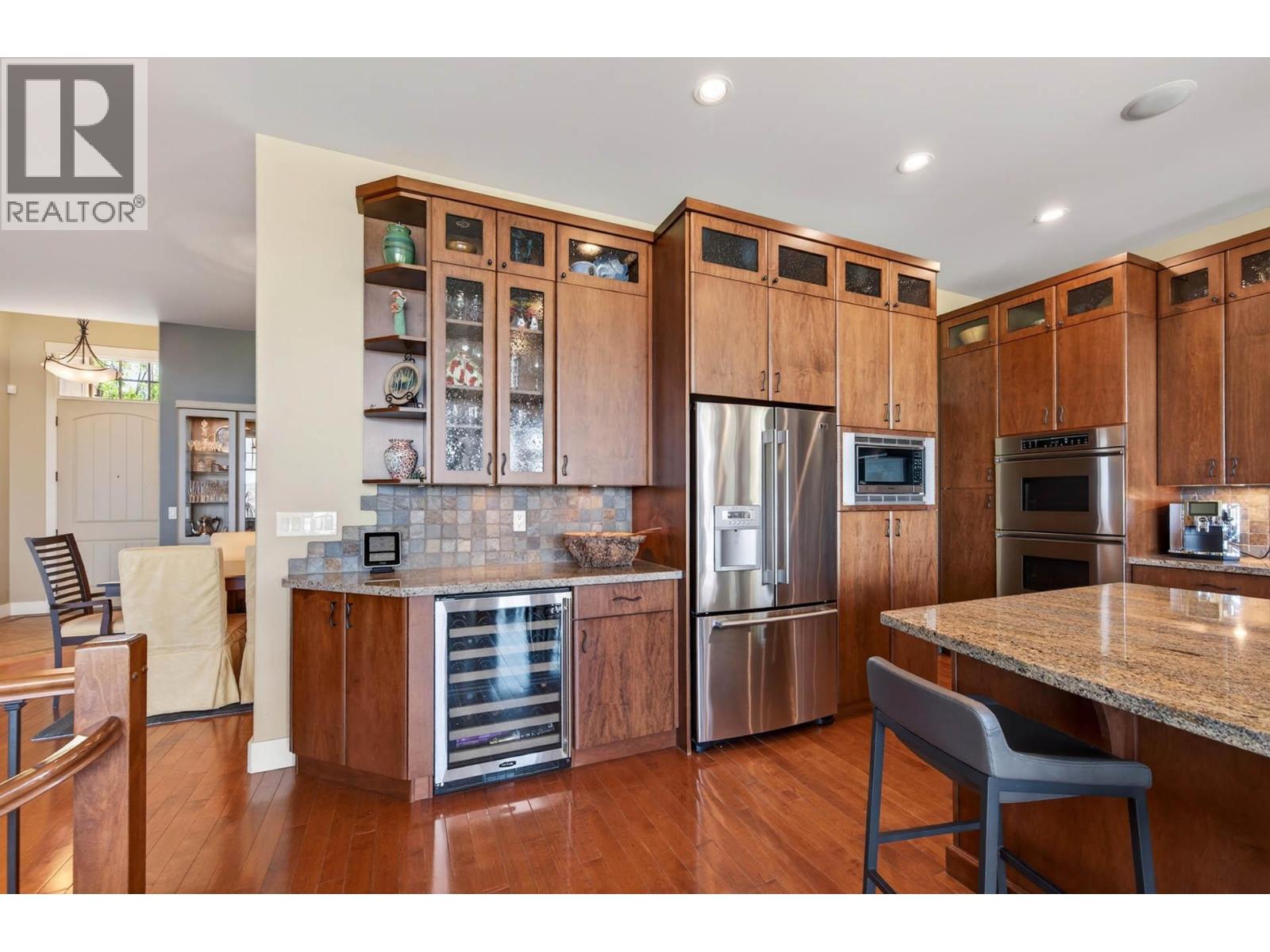 424 Azure Place, Kamloops, British Columbia  V2E 2R2 - Photo 7 - 10386550