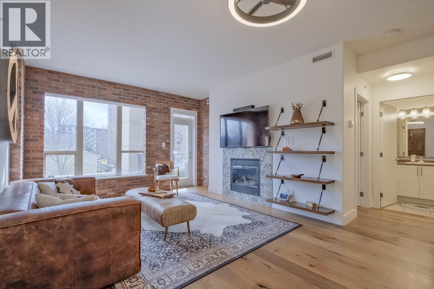 1160 Bernard Avenue Unit# 215, Kelowna, British Columbia  V1Y 6R2 - Photo 5 - 10386545