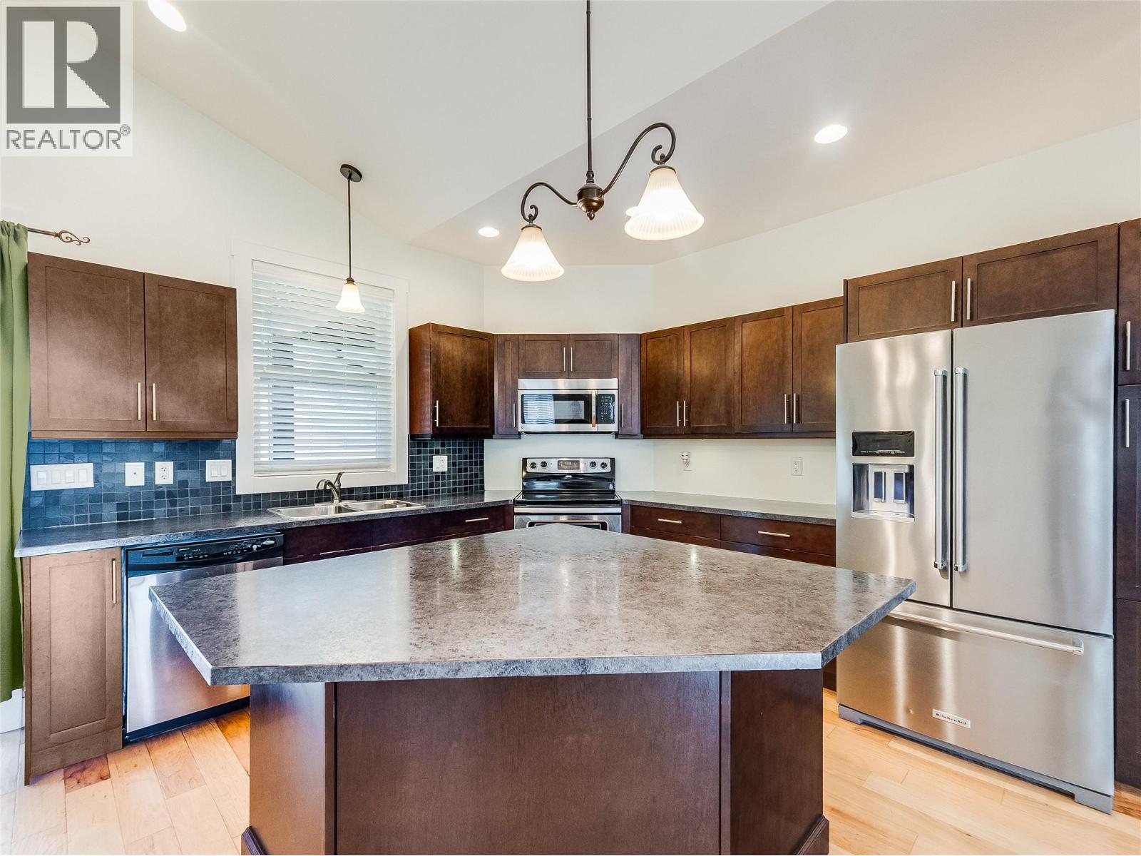 892 Waterloo Road, Castlegar, British Columbia  V1N 4K8 - Photo 23 - 10386374