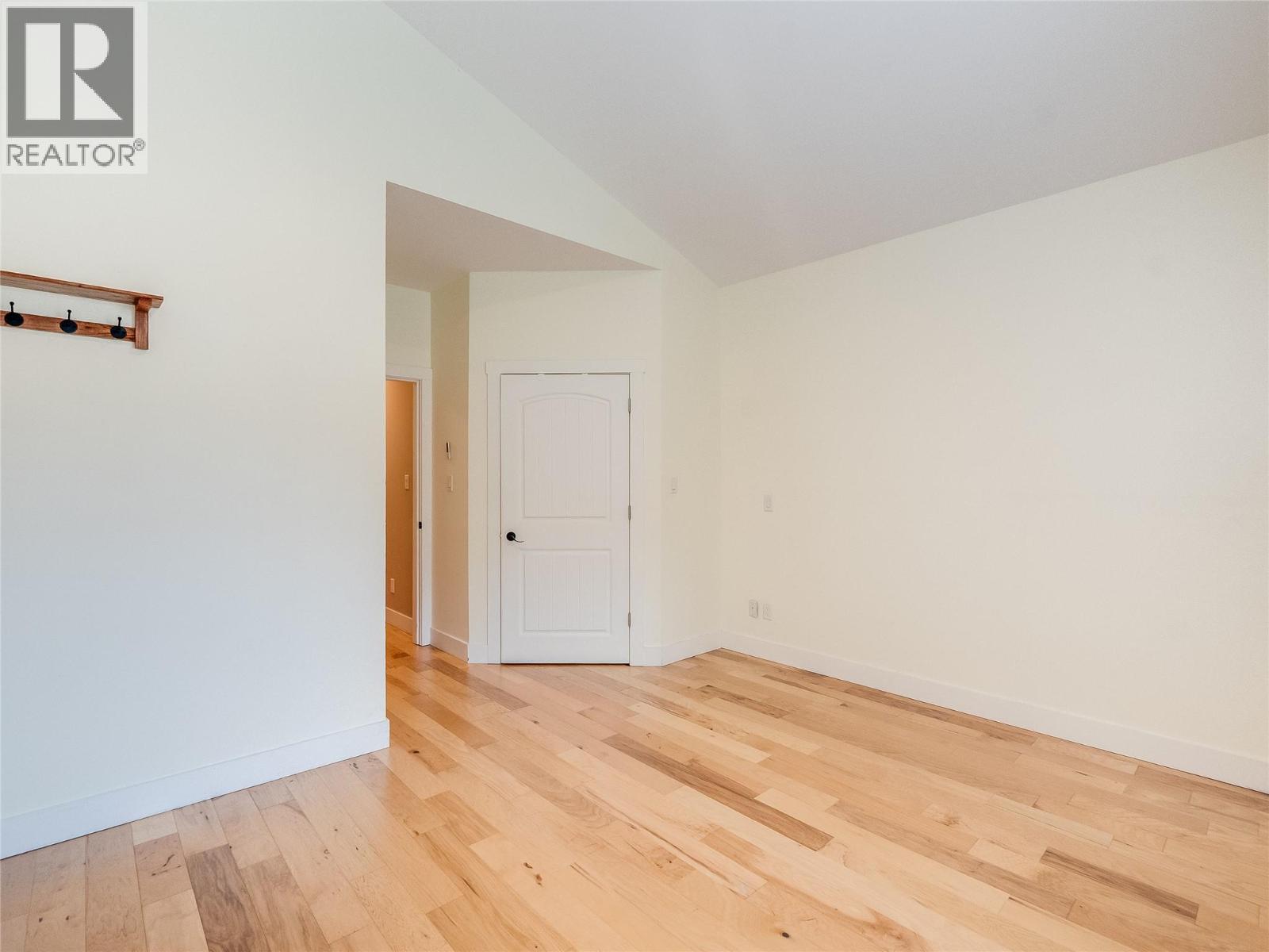 892 Waterloo Road, Castlegar, British Columbia  V1N 4K8 - Photo 31 - 10386374
