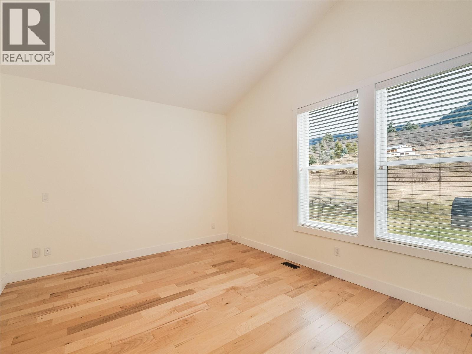 892 Waterloo Road, Castlegar, British Columbia  V1N 4K8 - Photo 32 - 10386374