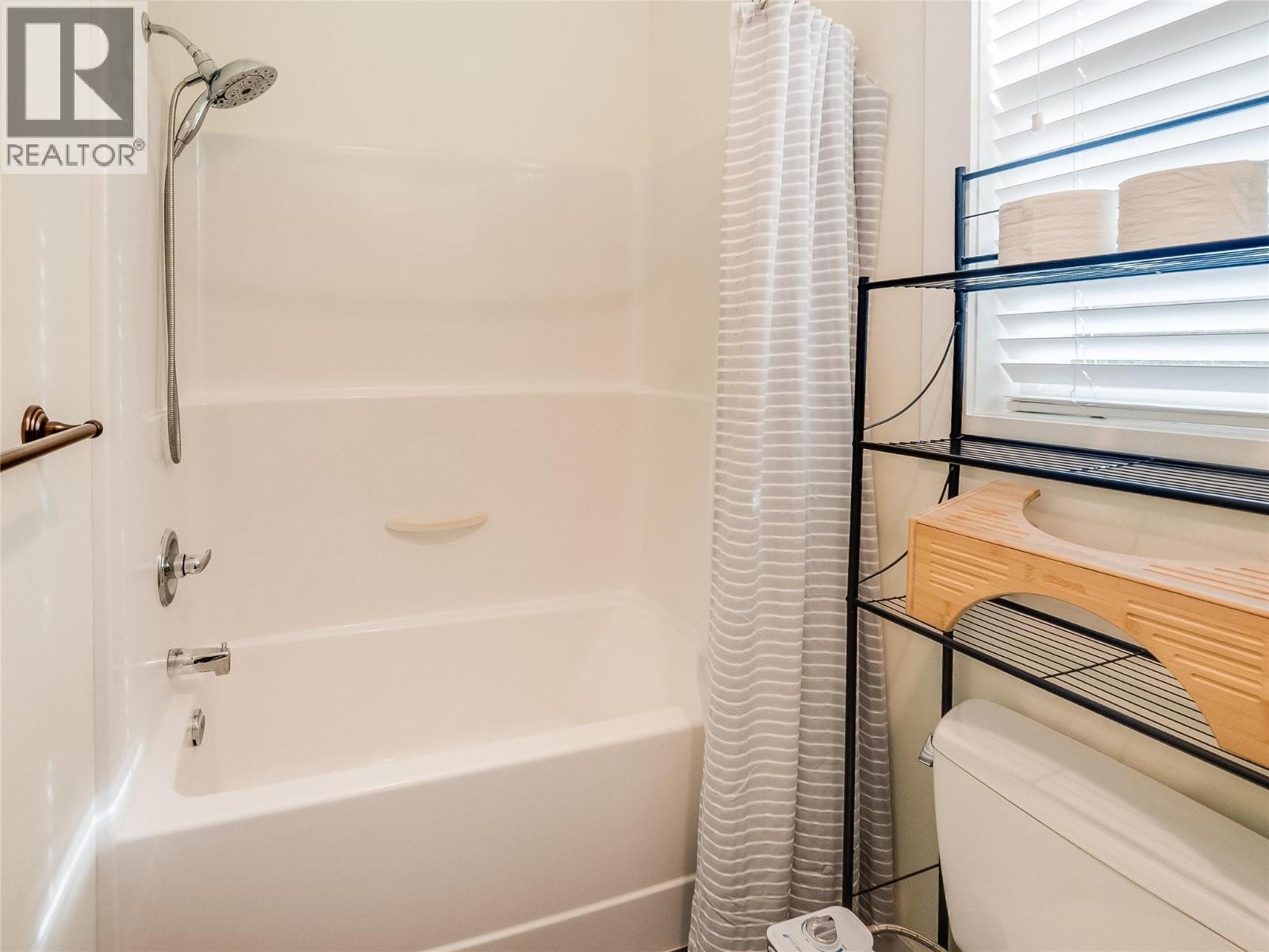 892 Waterloo Road, Castlegar, British Columbia  V1N 4K8 - Photo 35 - 10386374