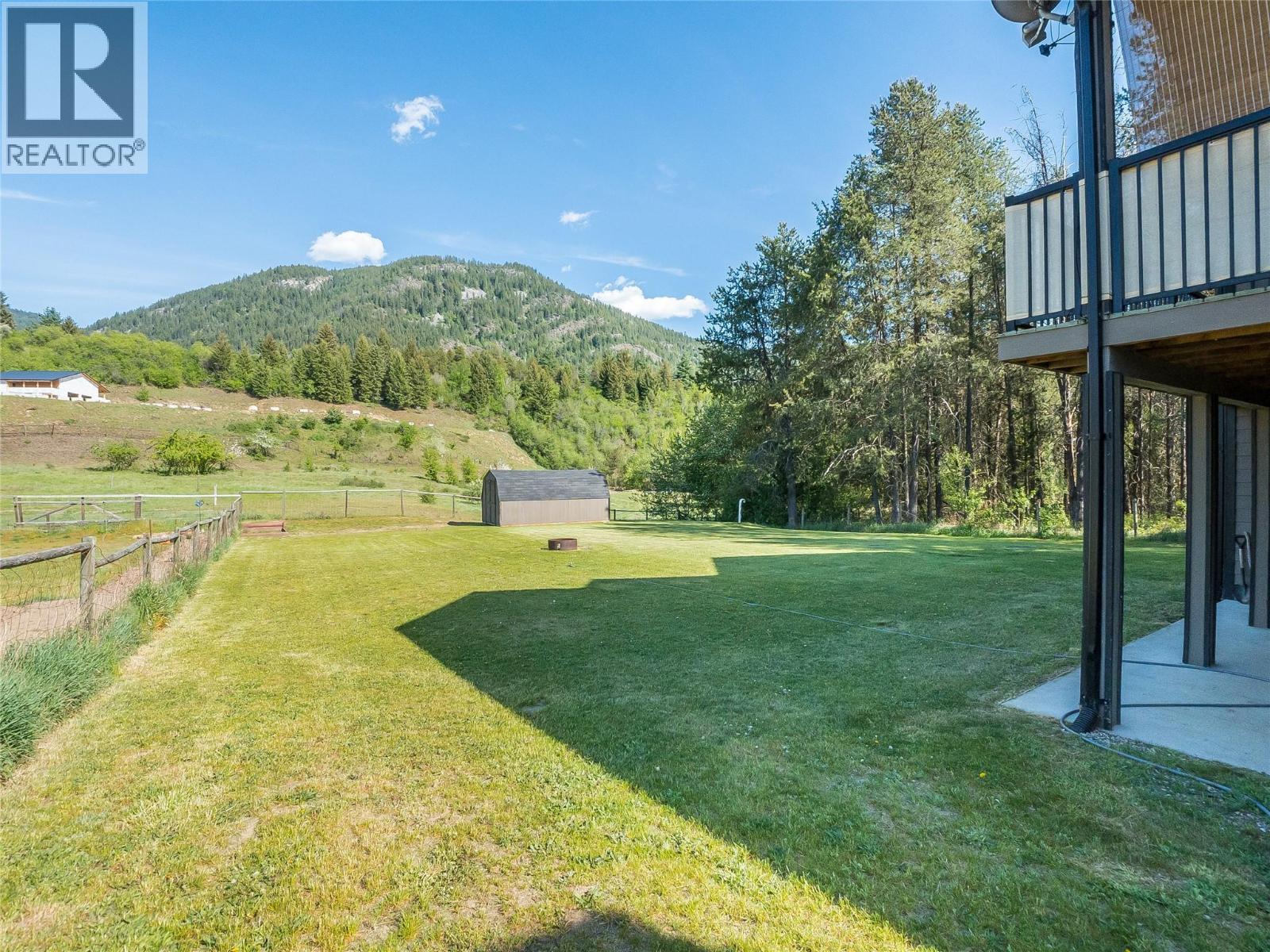 892 Waterloo Road, Castlegar, British Columbia  V1N 4K8 - Photo 4 - 10386374