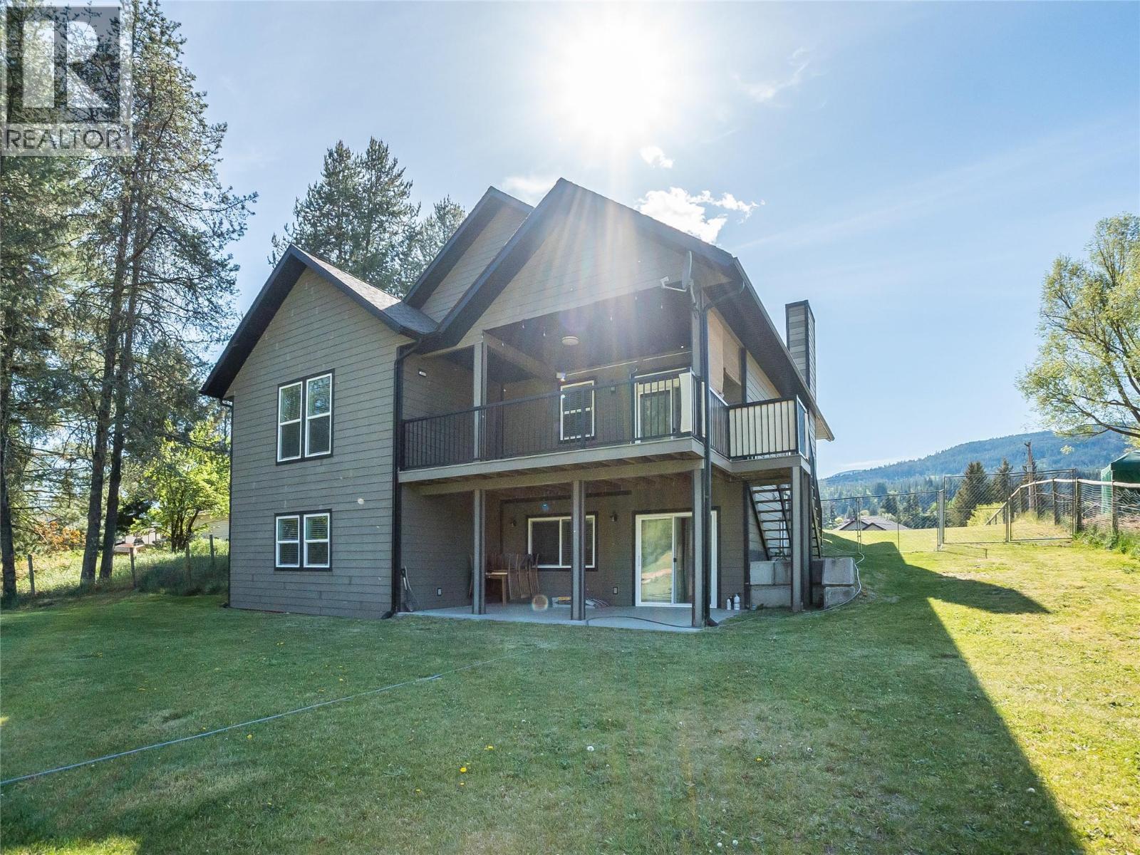 892 Waterloo Road, Castlegar, British Columbia  V1N 4K8 - Photo 60 - 10386374