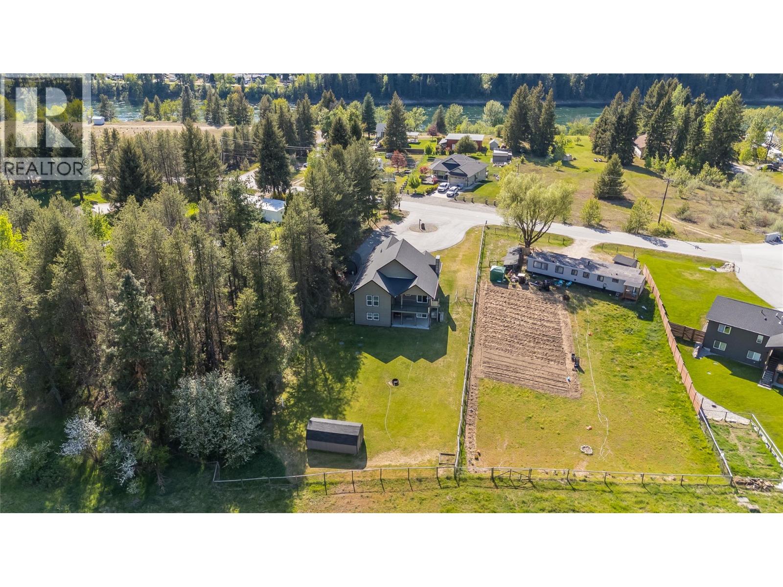 892 Waterloo Road, Castlegar, British Columbia  V1N 4K8 - Photo 7 - 10386374