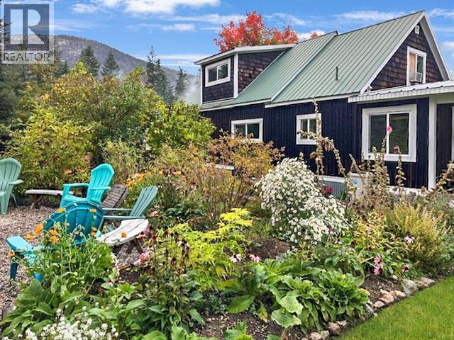 602 Slocan Street, slocan, British Columbia