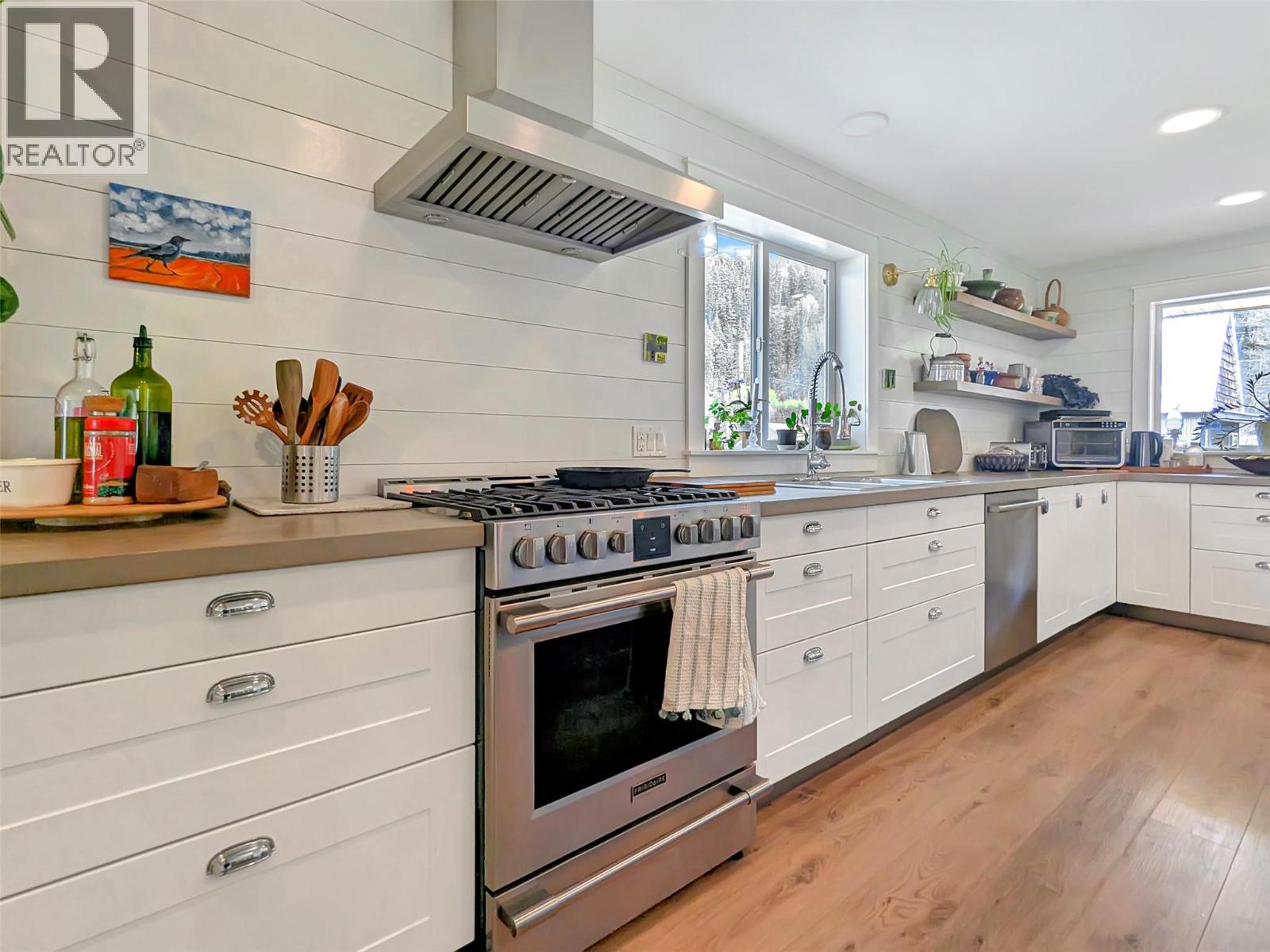 602 Slocan Street, Slocan, British Columbia  V0G 2C0 - Photo 15 - 10386553