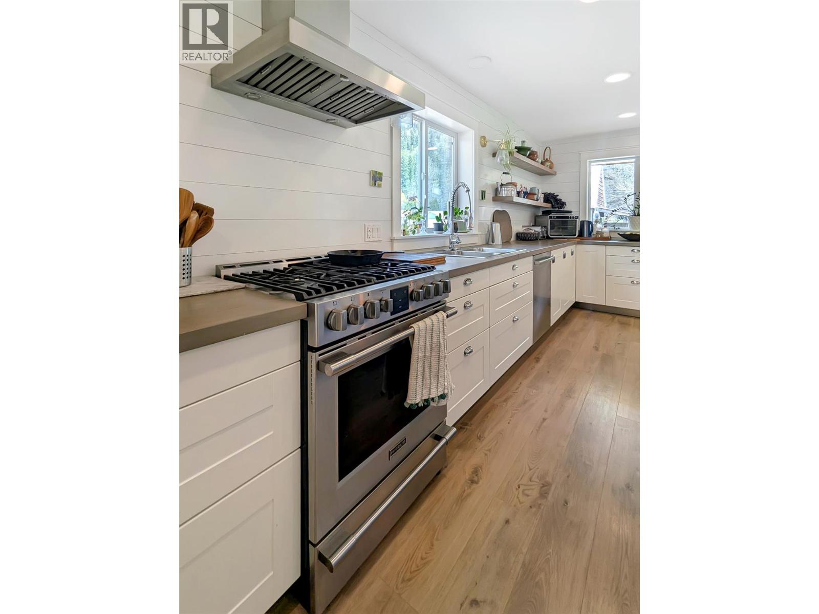 602 Slocan Street, Slocan, British Columbia  V0G 2C0 - Photo 16 - 10386553