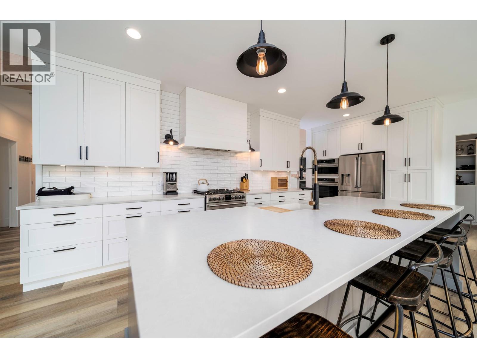 5037 Treadgold Court, Kelowna, British Columbia  V1W 5B4 - Photo 15 - 10386330