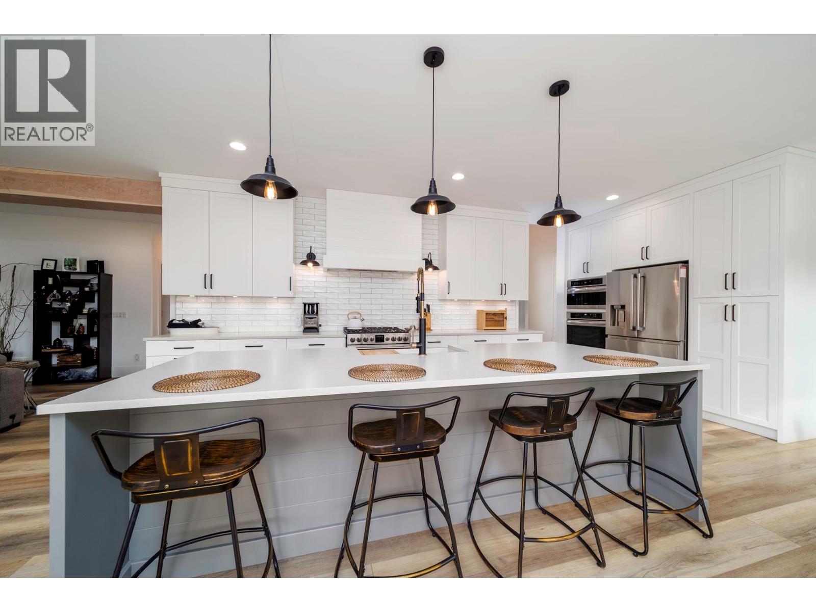 5037 Treadgold Court, Kelowna, British Columbia  V1W 5B4 - Photo 16 - 10386330