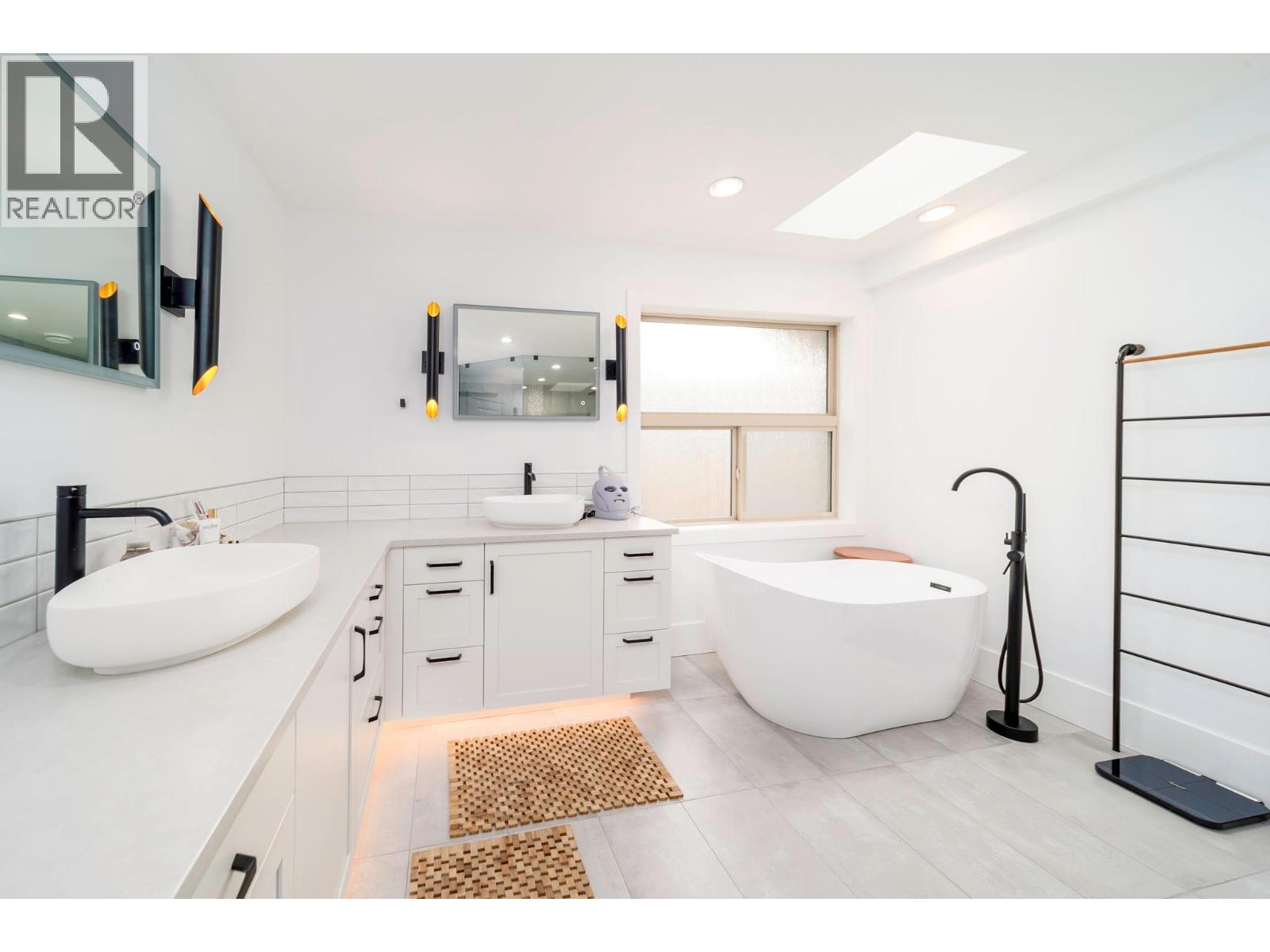 5037 Treadgold Court, Kelowna, British Columbia  V1W 5B4 - Photo 33 - 10386330