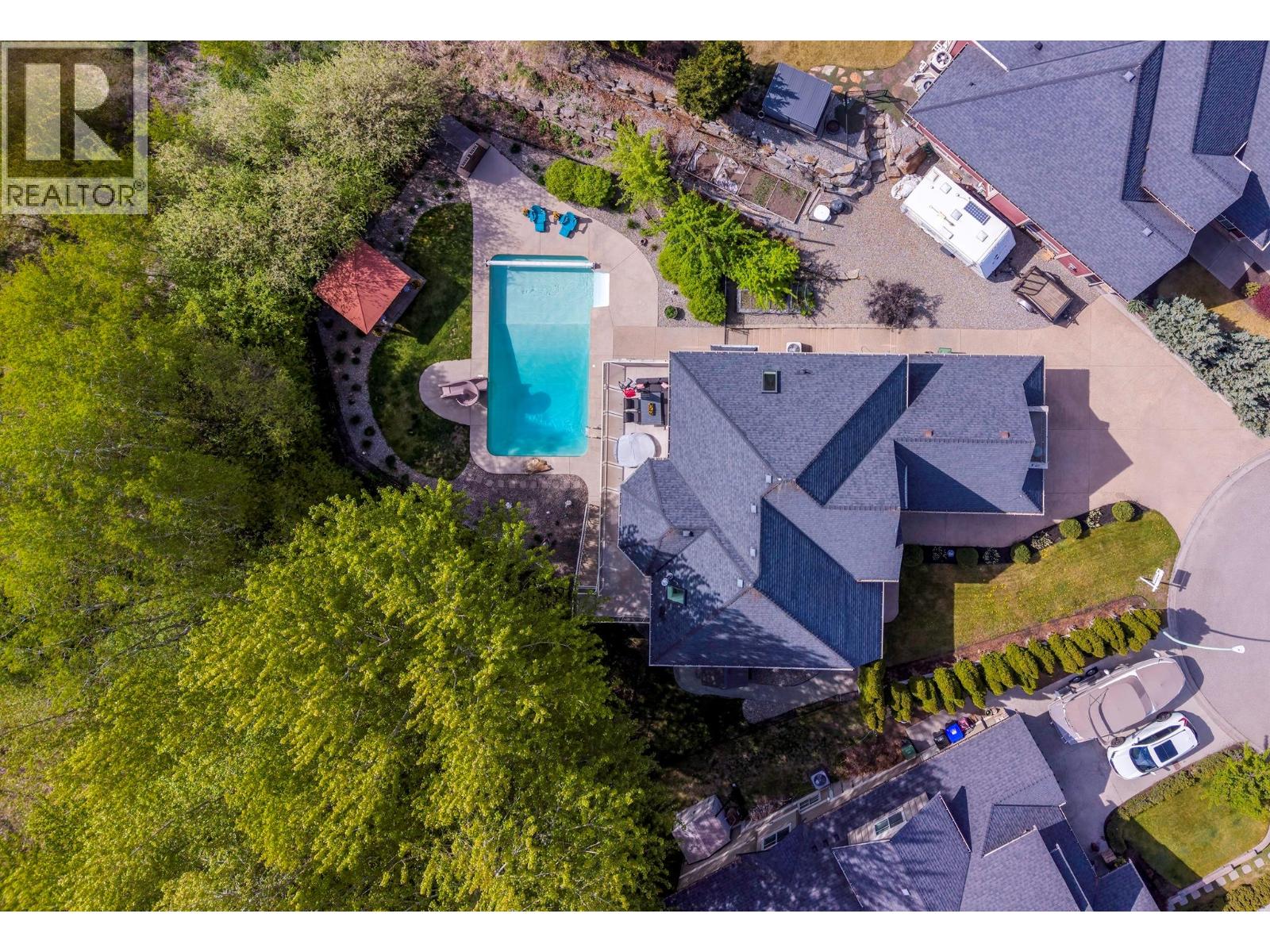 5037 Treadgold Court, Kelowna, British Columbia  V1W 5B4 - Photo 4 - 10386330