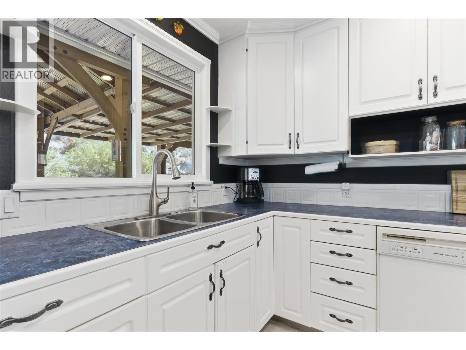 1153 Maclean Drive, Cache Creek, British Columbia  V0K 1H0 - Photo 8 - 10386492