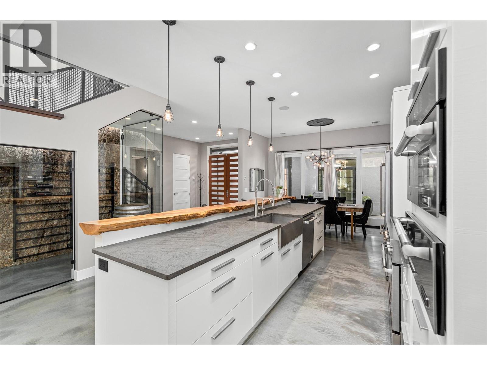 1085 Westpoint Drive, Kelowna, British Columbia  V1W 4Z9 - Photo 13 - 10385964