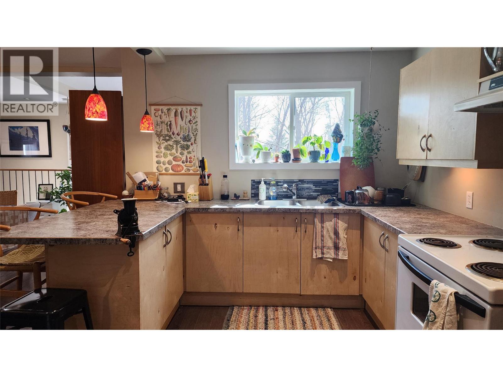 2165 Spokane Street, Rossland, British Columbia  V0G 1Y0 - Photo 14 - 10386465