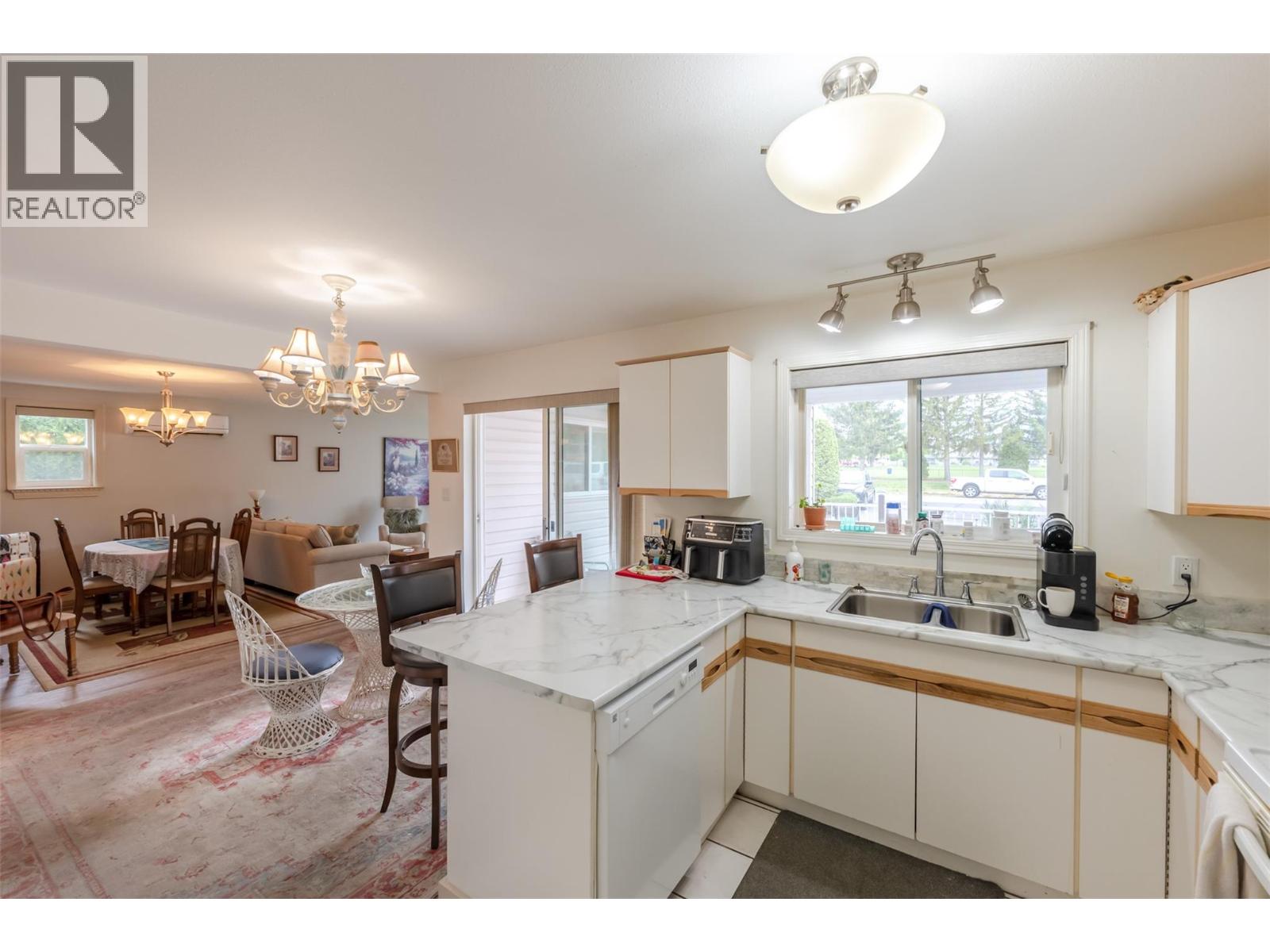 800 Merlot Avenue Unit# 2, Oliver, British Columbia  V0H 1T4 - Photo 8 - 10385571