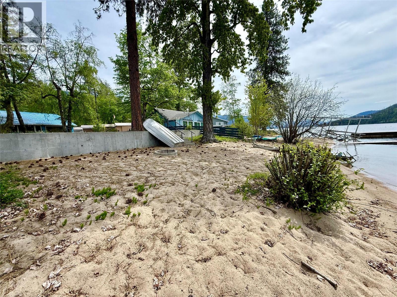 189 Alpine Road, Christina Lake, British Columbia  V0H 1E1 - Photo 5 - 10386446