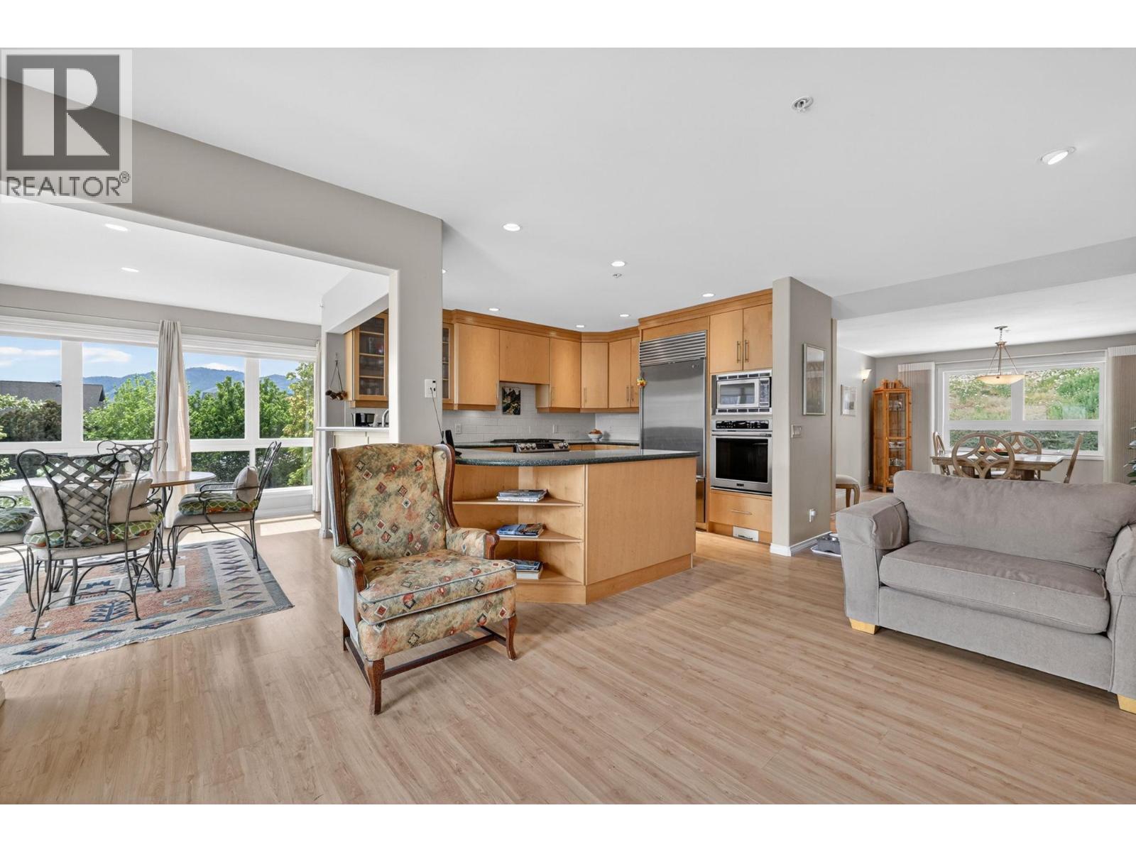 6226 Heighway Lane, Peachland, British Columbia  V0H 1X7 - Photo 5 - 10386568
