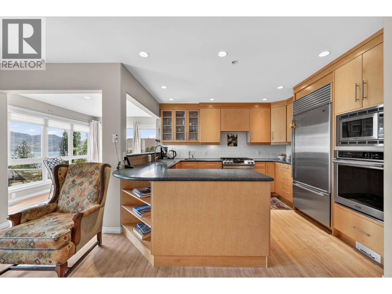 6226 Heighway Lane, Peachland, British Columbia  V0H 1X7 - Photo 8 - 10386568